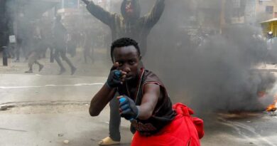 Kenyan Protesters Demand President Ruto’s Resignation Amid Tear Gas, Stones, and Flames in Nationwide Unrest