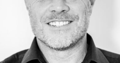 The Complexity of the Invisible 130 Milliseconds Customers Spent at a Point of Sale