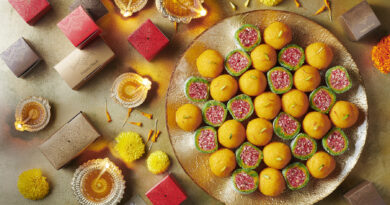 Emirates Illuminates the Skies with Diwali Celebrations Onboard and in Lounges